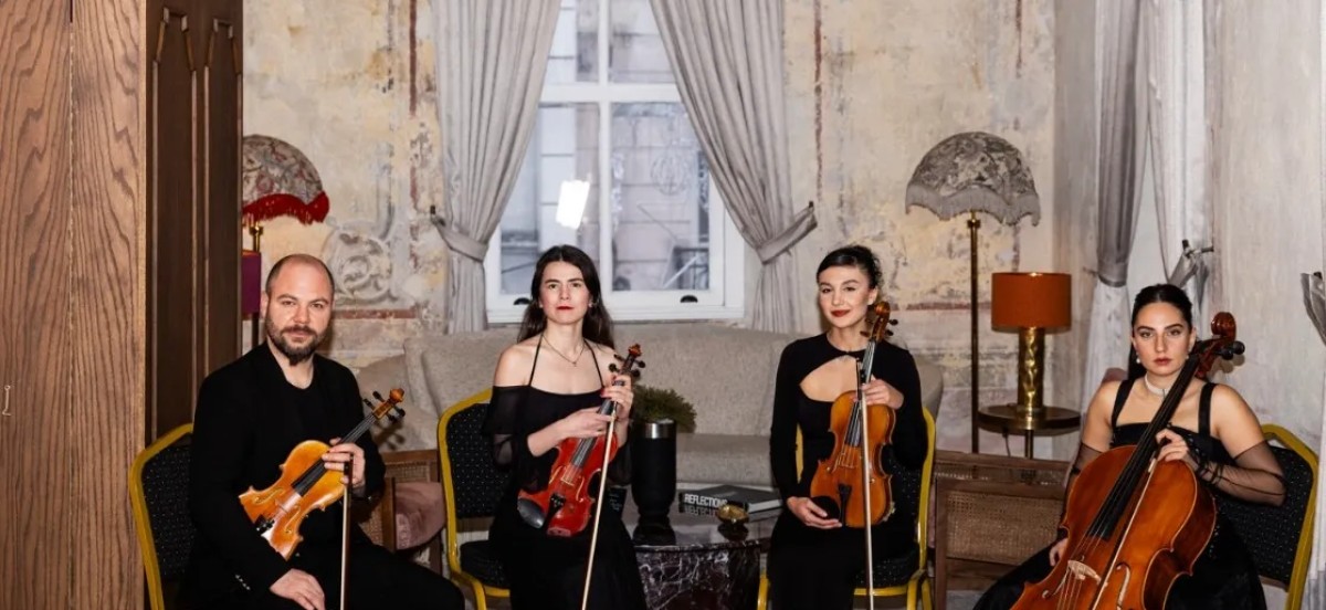 Nocturne at DeCamondo