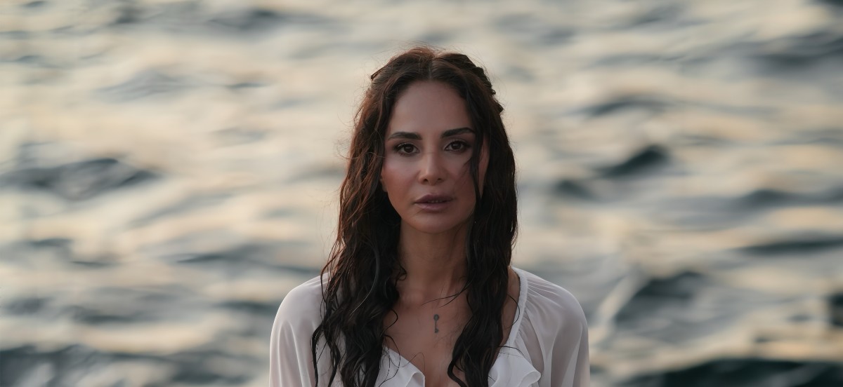 Betül Demir'den Yaz Şarkısı!