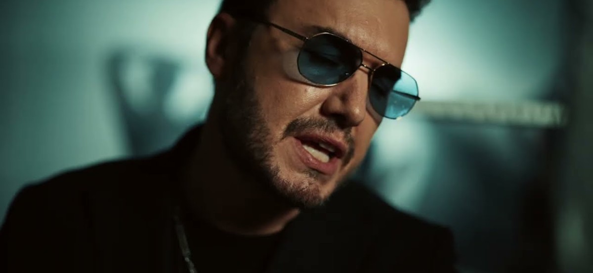 Mustafa Ceceli ve Ümit Sayın'dan "Gönül Yareler İçinde"