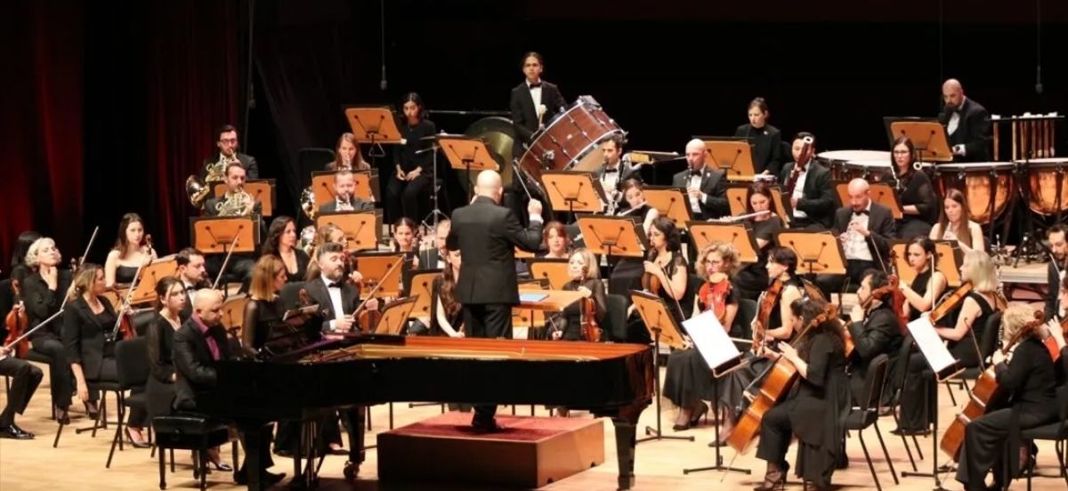 CRR Senfoni Orkestrası