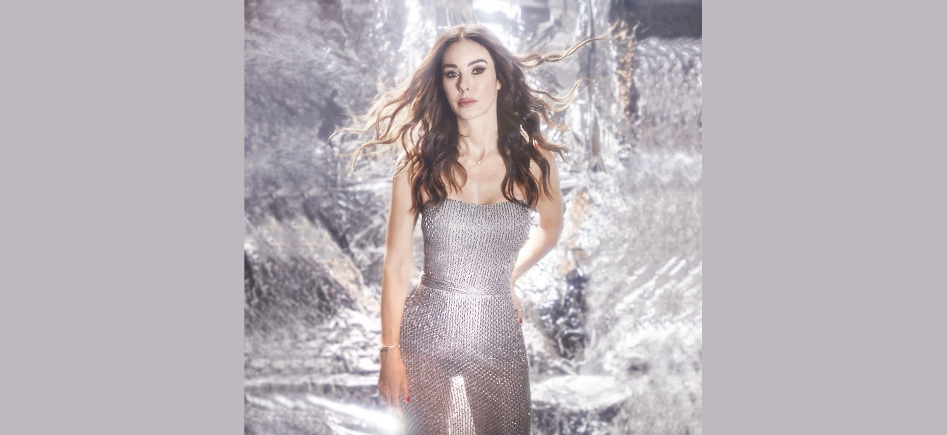 DEFNE SAMYELİ'den SEZEN AKSU cover'ı "ŞARKI SÖYLEMEK LAZIM"