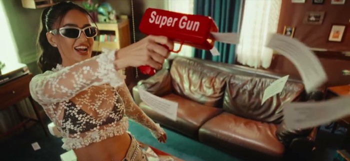 Elif Buse Doğan'dan Yeni Klip: